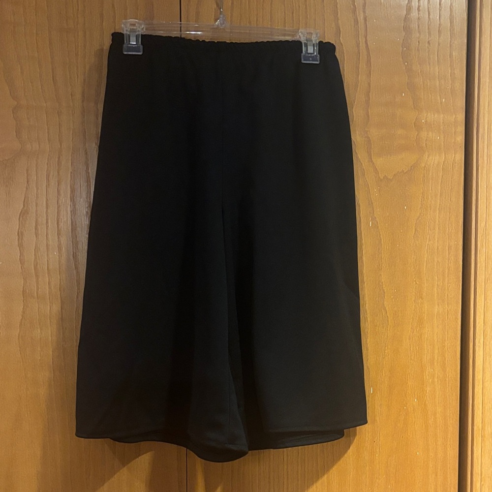 Modesty in Motion, women’s black flowy shorts, Large